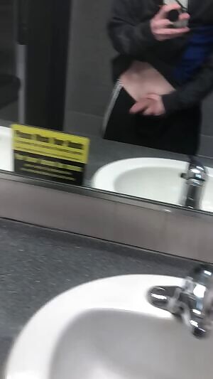 Ellie Leen Public Bathroom Blowjob And Fuck